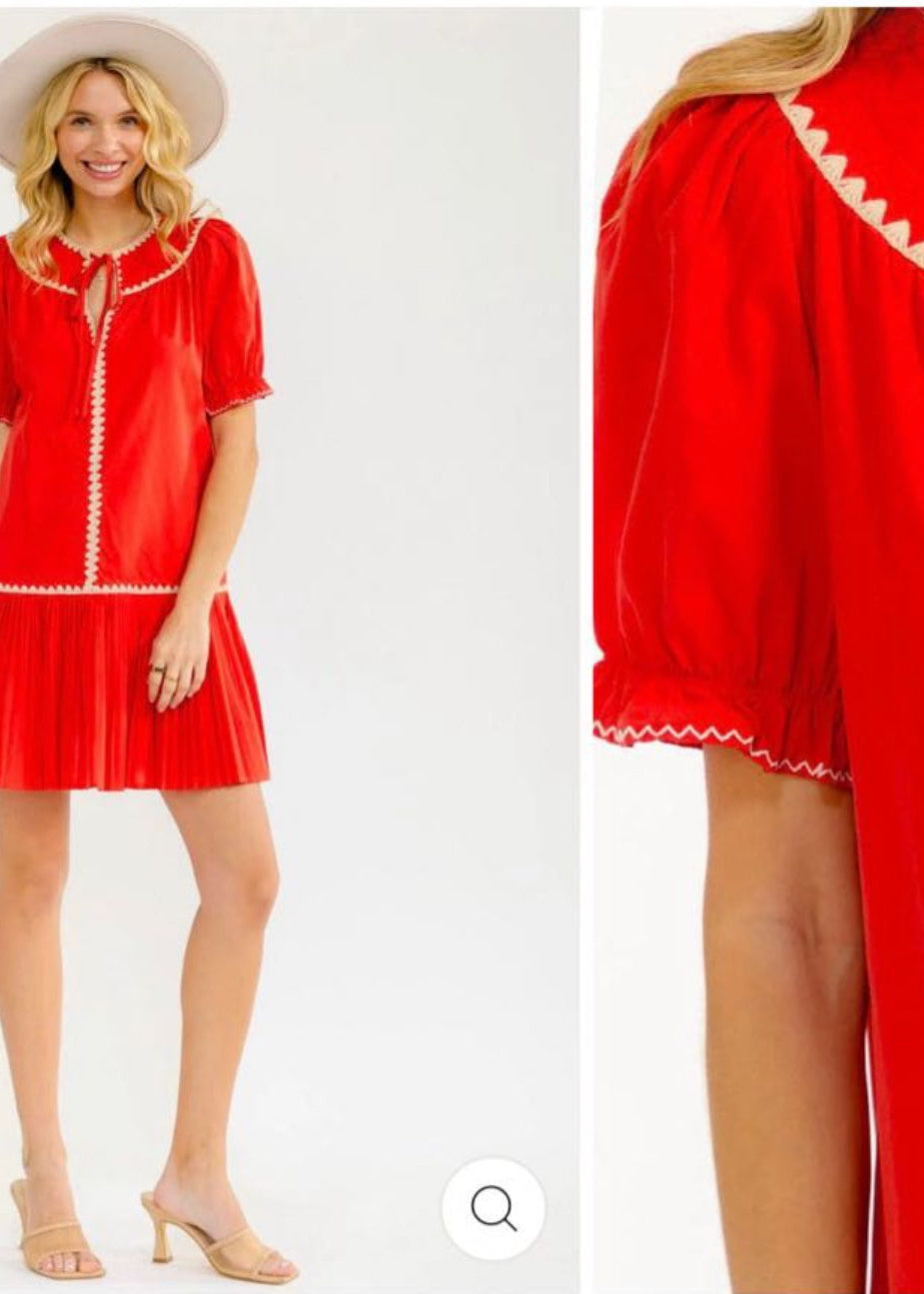 Women’s short puff sleeve loose fit plated mini dress