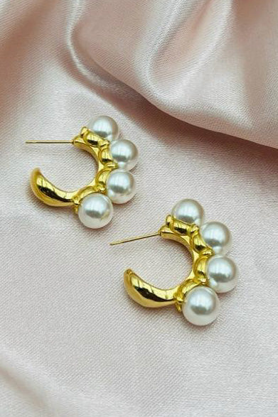 Pantalla en argolla con perlas en Gold plate