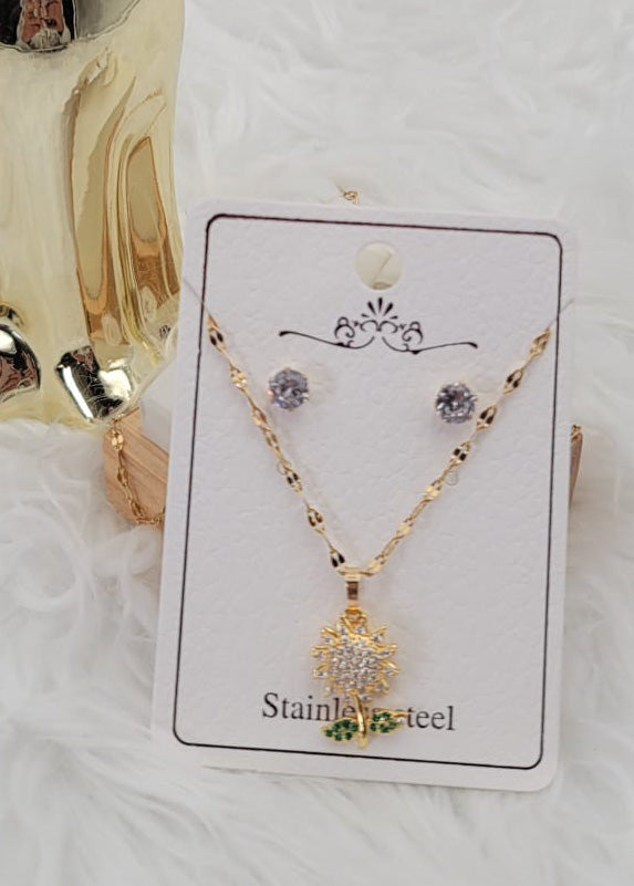 Collar en Stainless Steel| Diseño de Flor | En Rhinestone