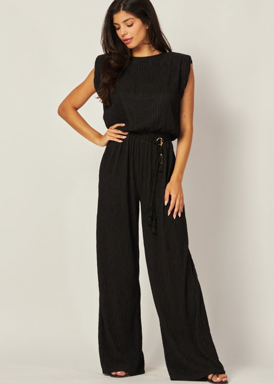 Iris Crinkled Plisse Belt Tie Jumpsuit with Shoulder Pads| Color Negro