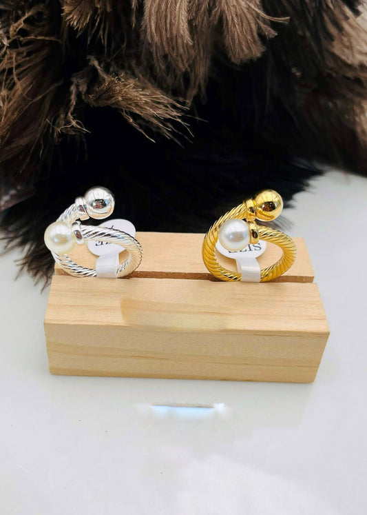 Sortija con material de acero inoxidable con perla