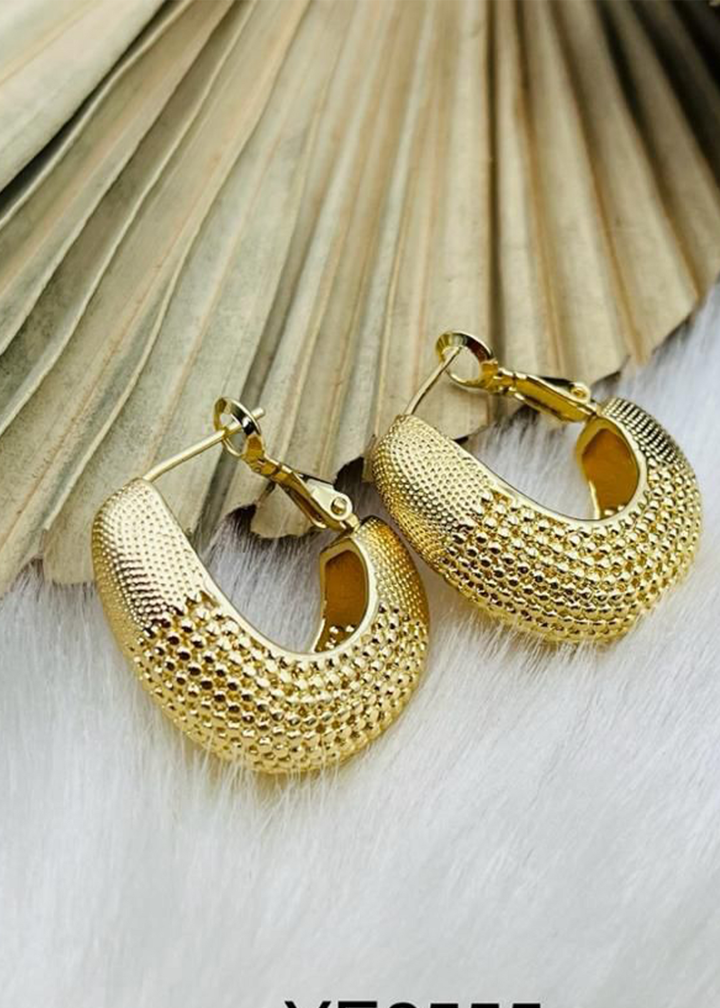 Arete Gold Plated | Pantalla en argolla | Aretes con cierre