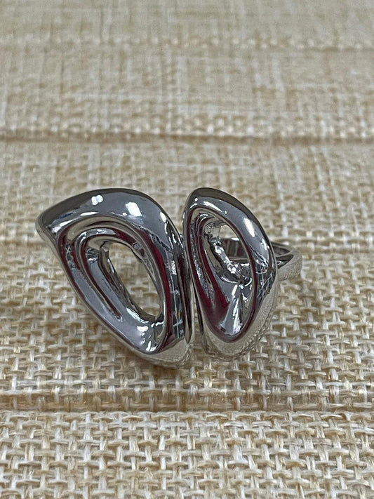 Sortija enforma de ovalo