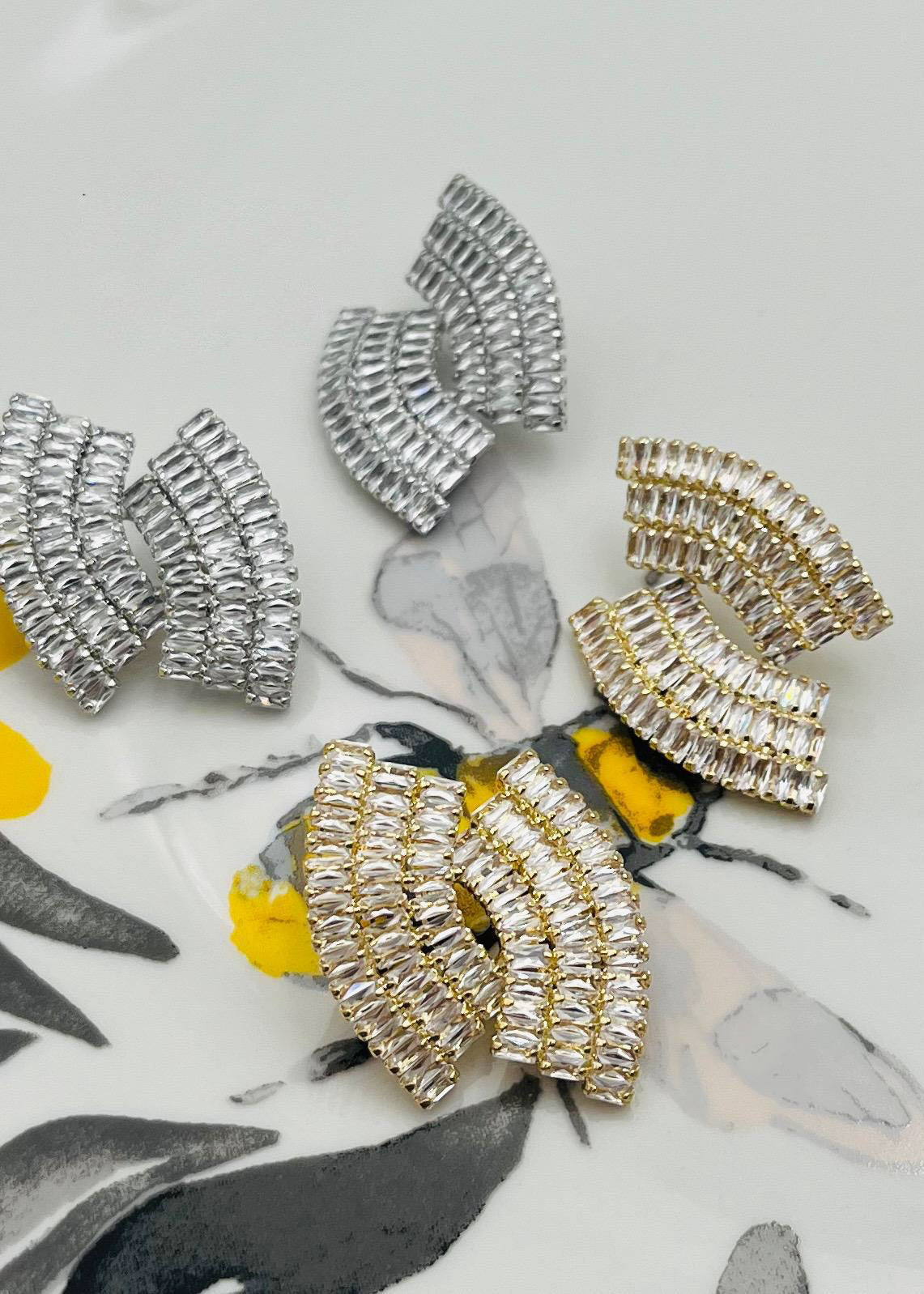 Arete en Gold Plate con Rhinestone