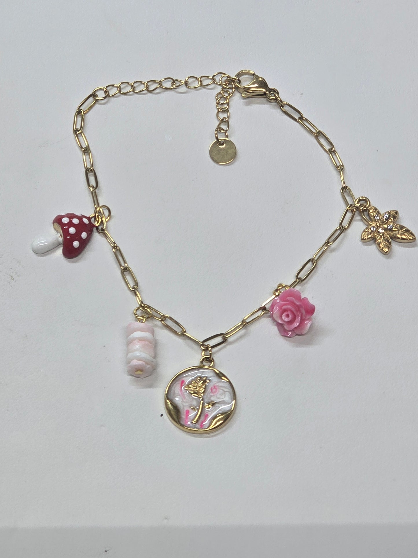 Pulsera con colgantes