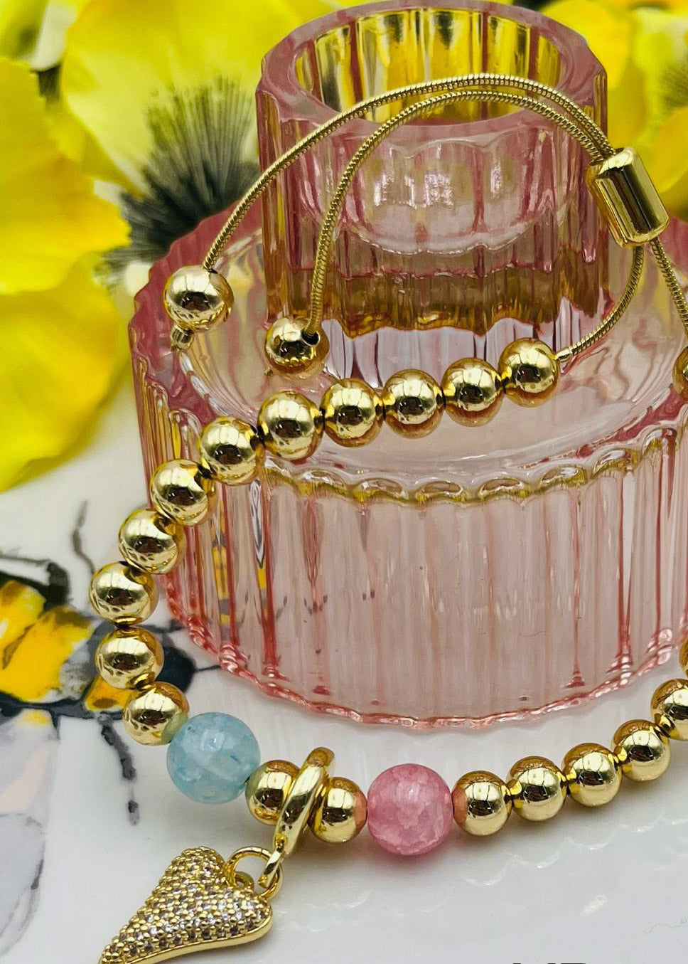 Pulsera charm de corazón y rhinestones y piedras de cristal de colores