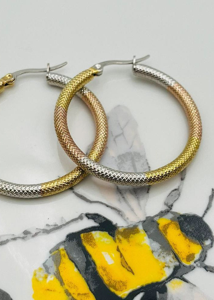 Arete ( Hoop) Tres tonos