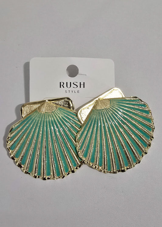 Aretes de Concha de Mar en Gold Plate