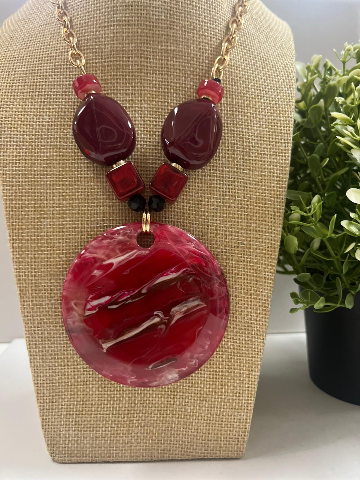 Collar de acrilico