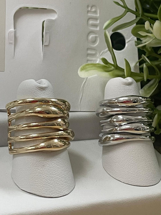 Sortija de argollas dorada