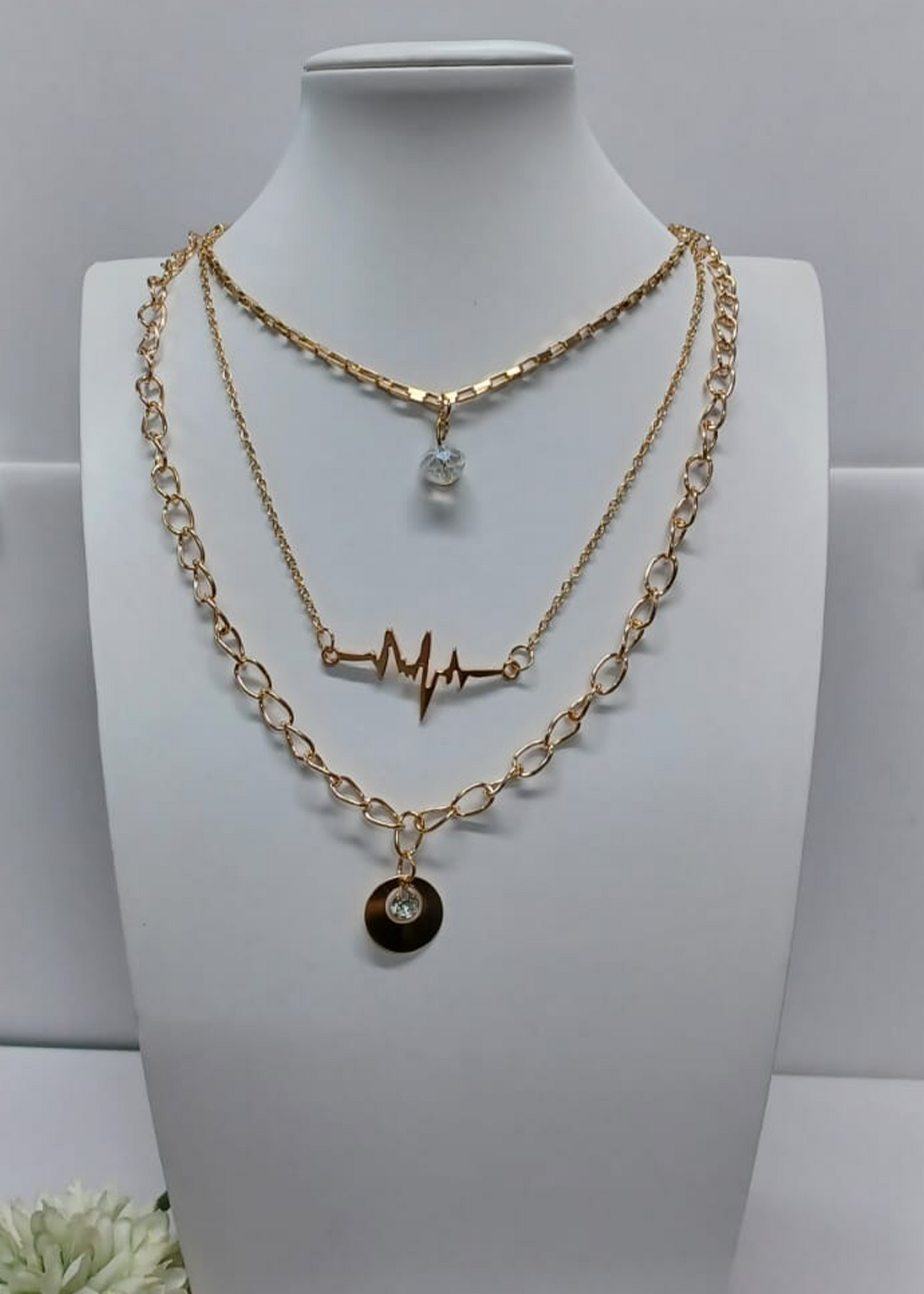 Collar de tres cadenas