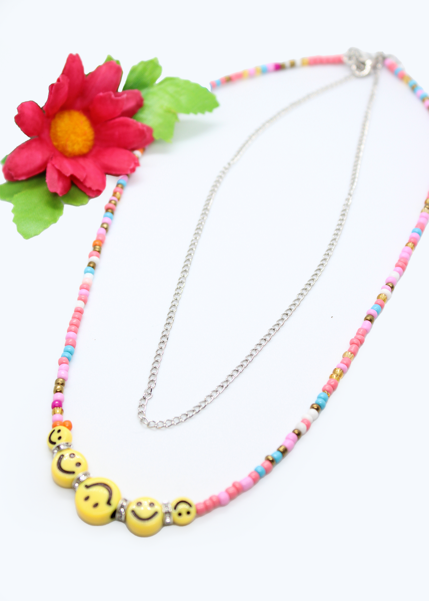 Collar, piedras multicolor, de corazón