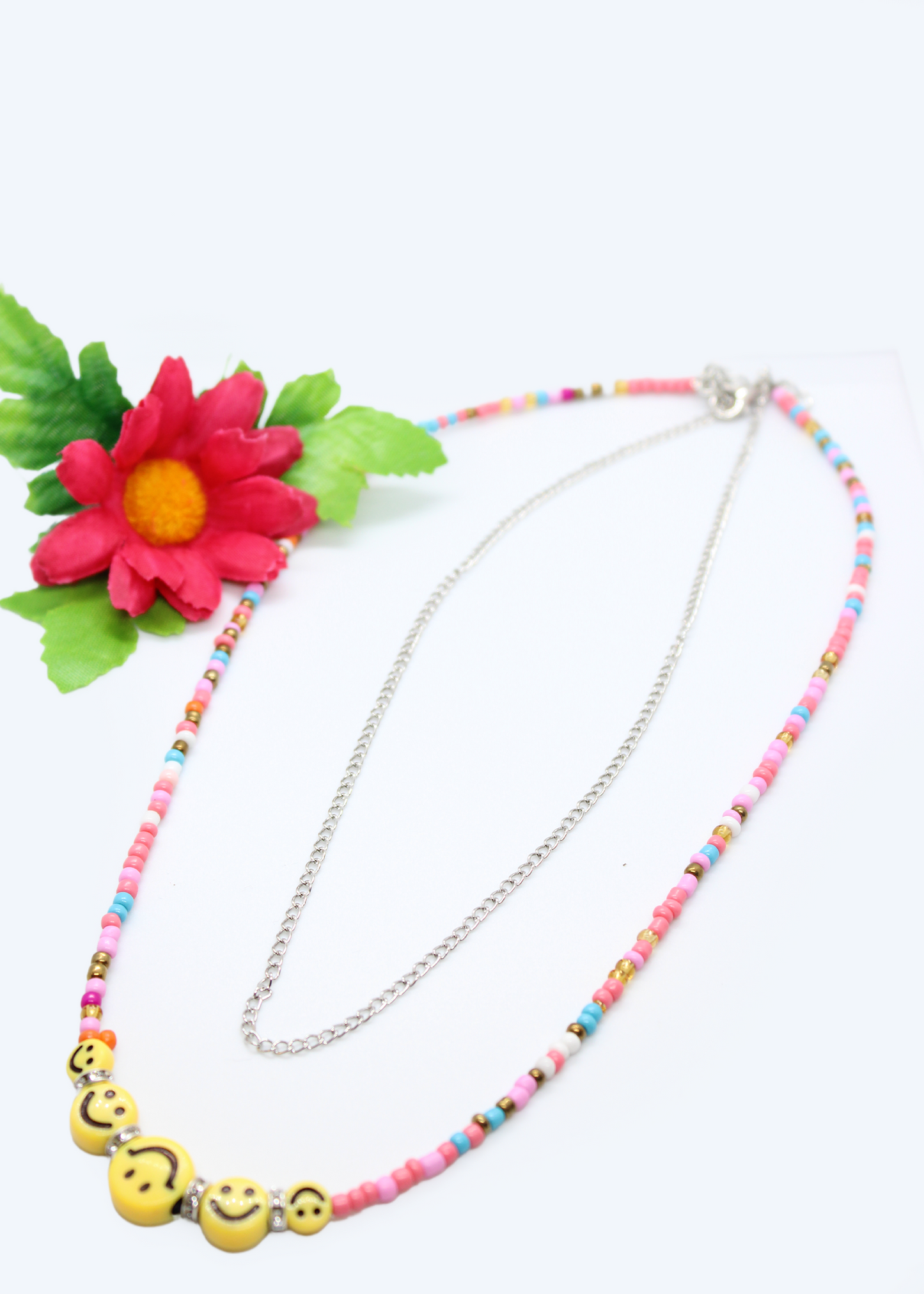 Collar, piedras multicolor, de corazón
