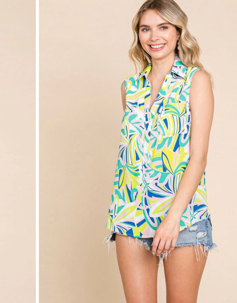 Women, sleeveless V neck front pocket button up Flor tang Top ￼