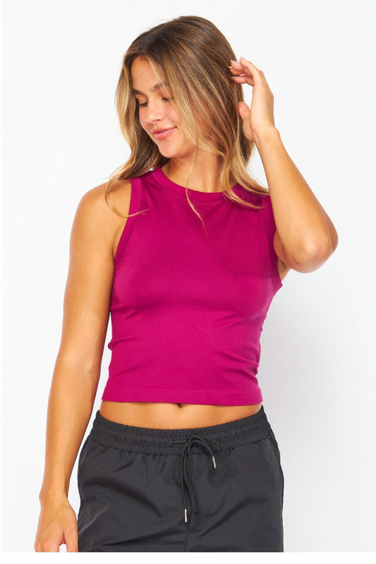 Flat Seamless | High Neck Crop Top | Blusa | Color Dark Magenta