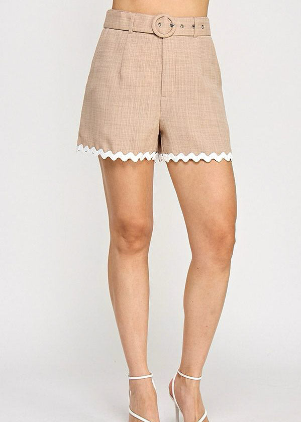 WAVE EDGE TRIM DETAIL BELTED SHORT