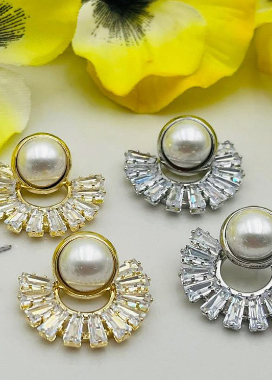 Aretes de con perla y cristales