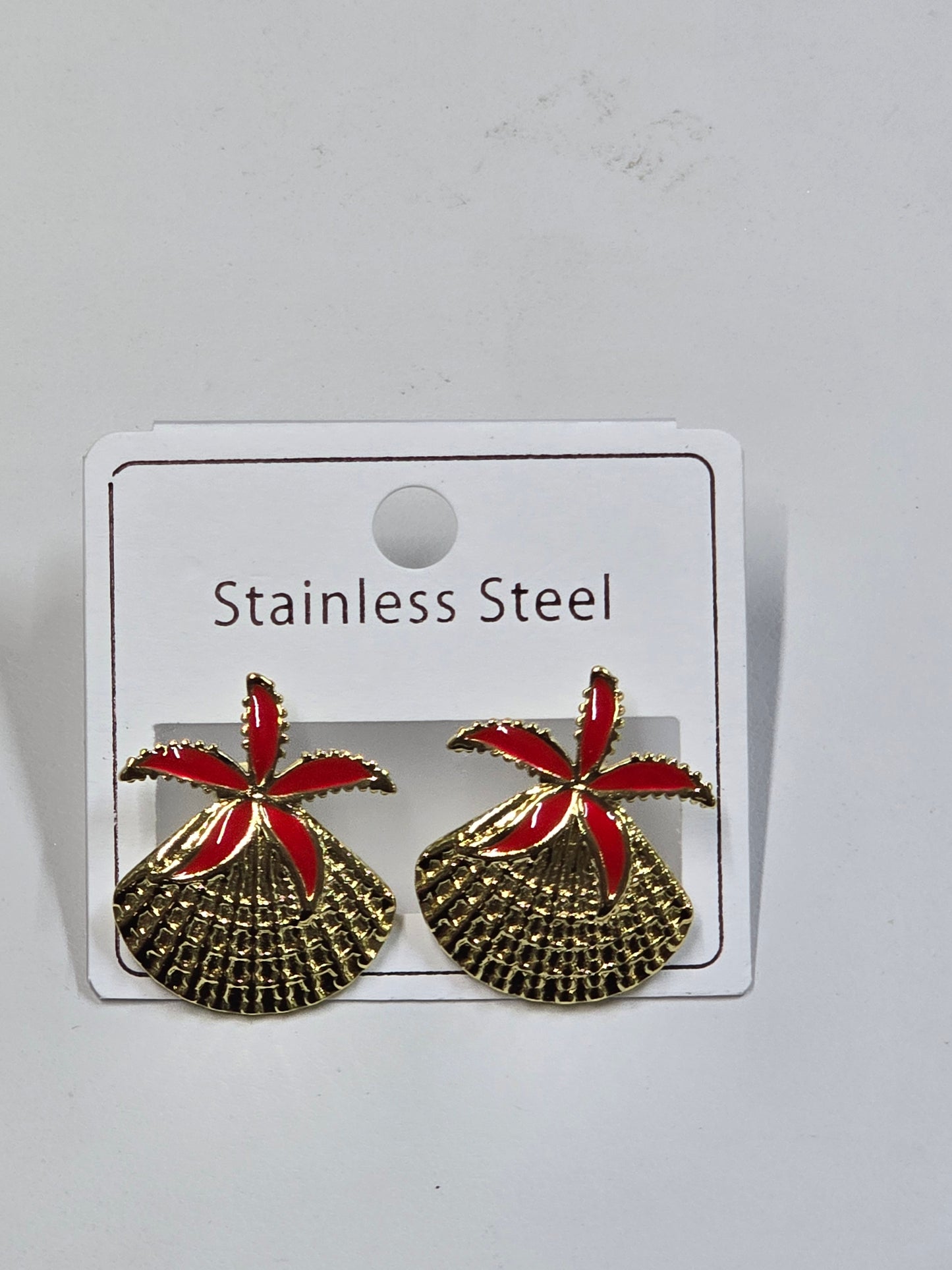 Aretes en concha dorado | Hoja color Roja