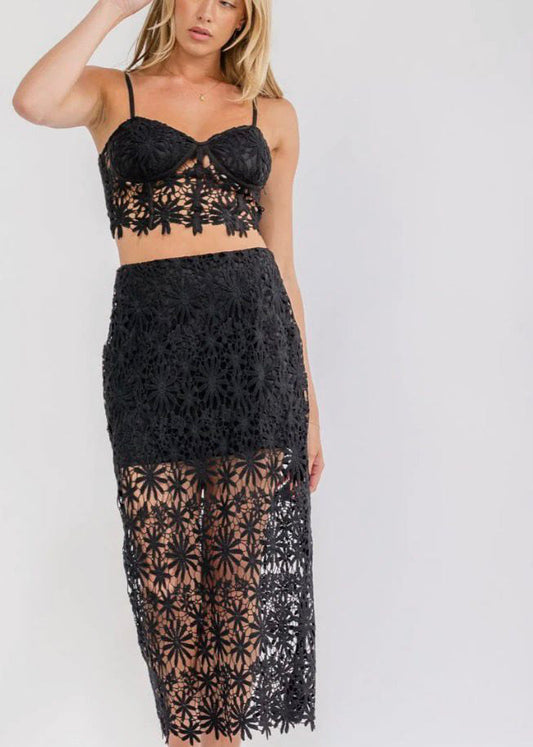 WOMEN'S SLEEVELESS CROP
TOP & ZIP UP MAXI SKIRT
FLOWER CROCHET 2PC. SET