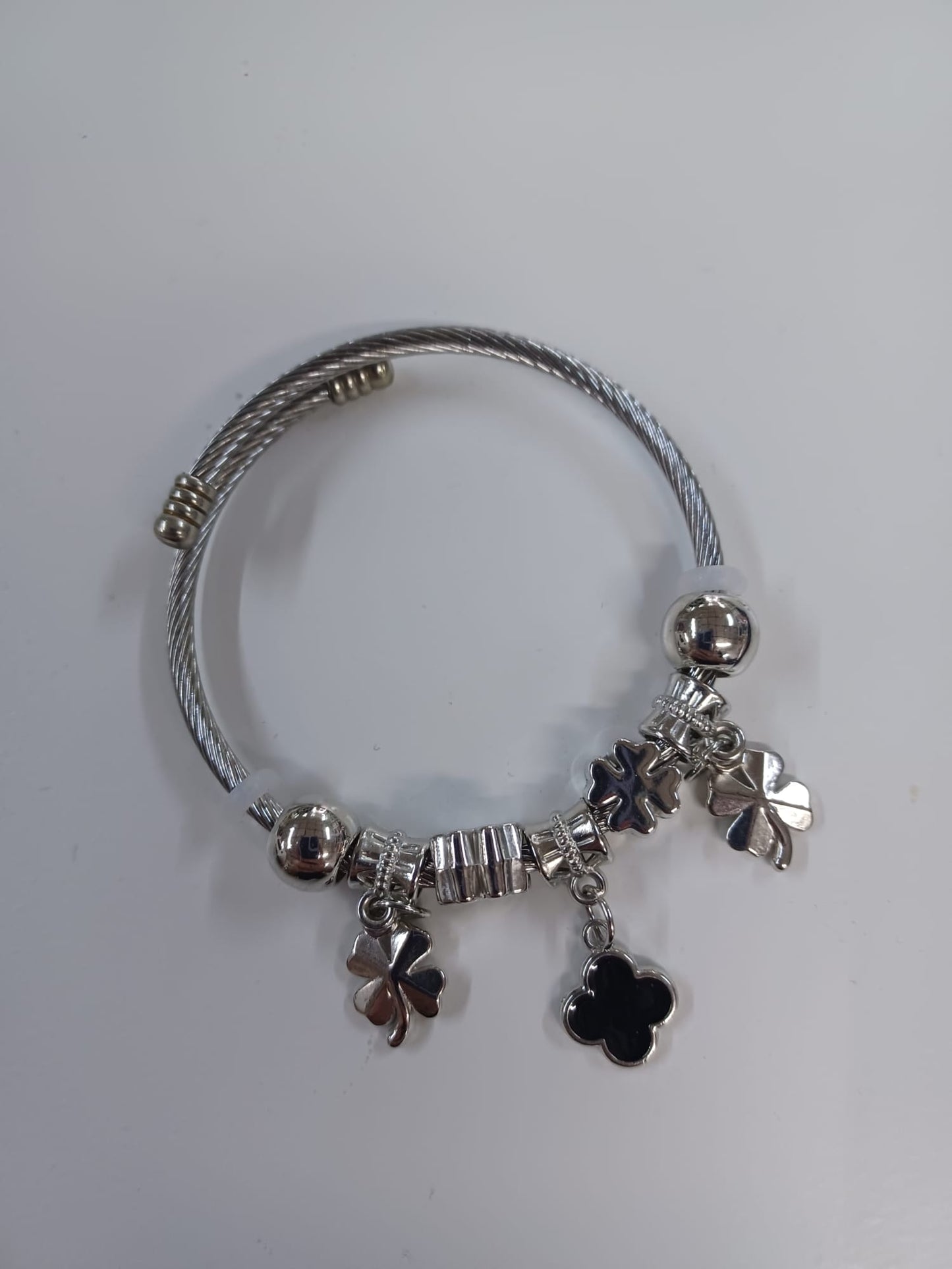 Pulseras con charms ( dijes)