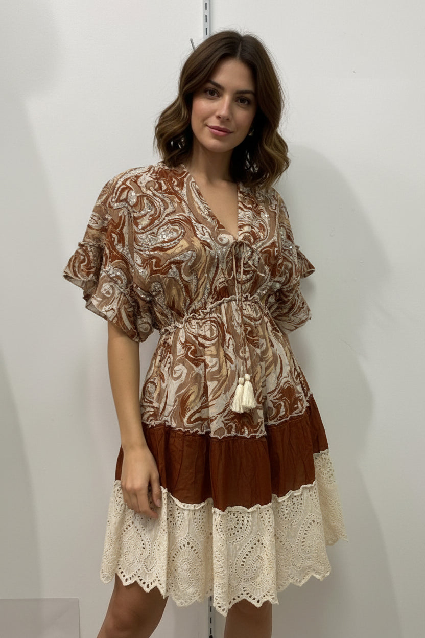 Traje bohemio para damas corto, disponible en Pueeto Rico