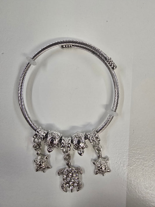 Pulsera con dijes de Tortuga