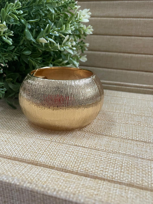 Pulsera ancha dorada