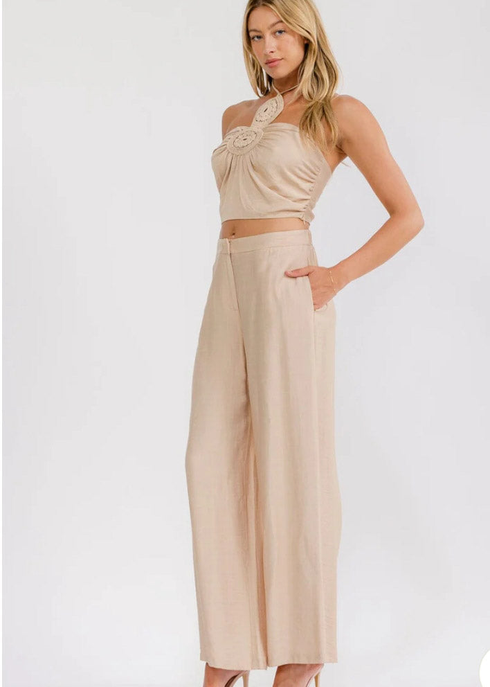 COLOR CREMA | WOMEN'S HALTER NECK CROP
TOP & BUTTON CLOSURE WIDE
LEG PANTS CROCHET 2PC. SET