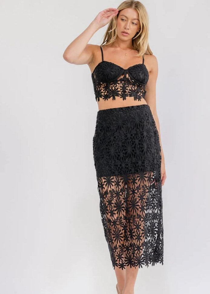 WOMEN'S SLEEVELESS CROP
TOP & ZIP UP MAXI SKIRT
CROCHET 2PC. SET