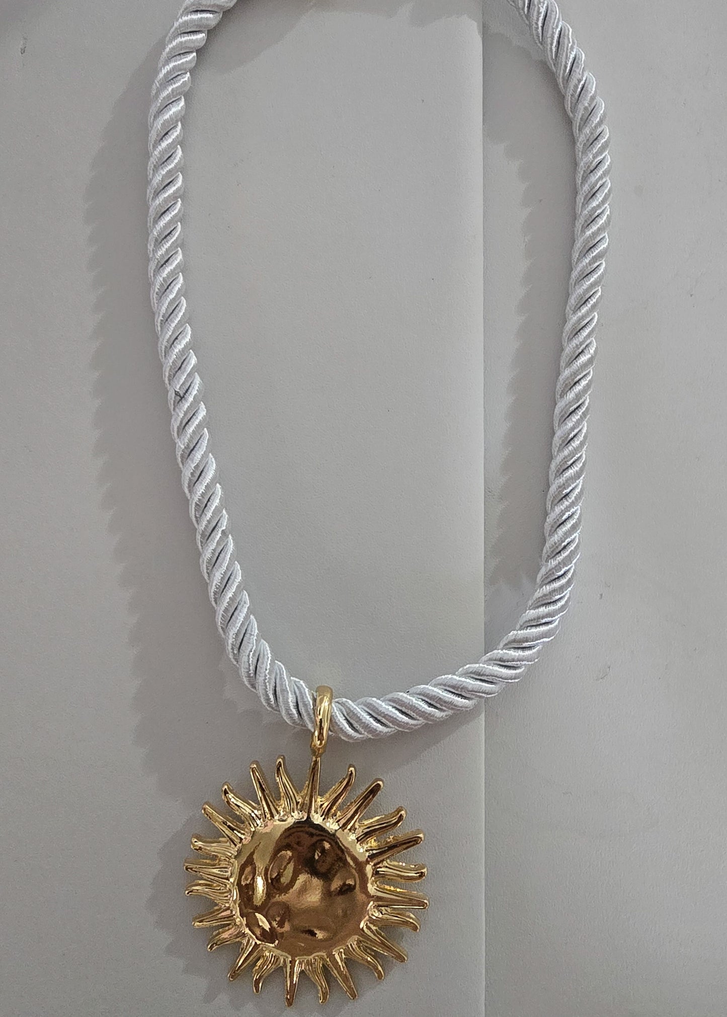 Collar con Cham de Sol