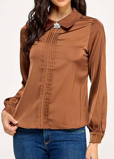 BROOCH WITH CENTER PLEATED DETAIL LONG SLEEVE BLOUSE | COLOR BRONZE