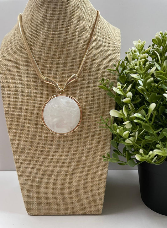 Collar de piedra