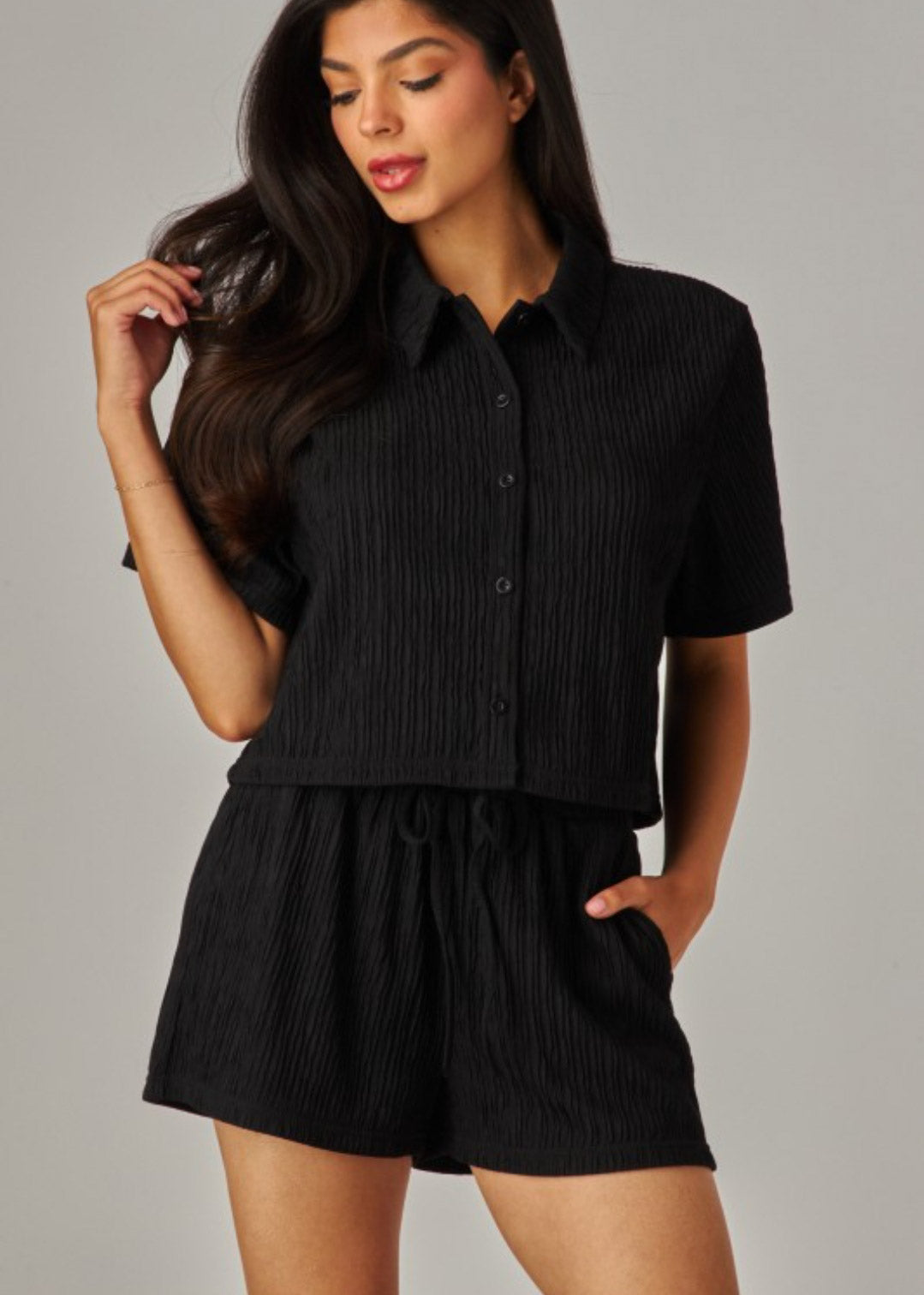Crinkled Plisse Button Down Shirt Loungewear Shorts Set  | Color Negro
