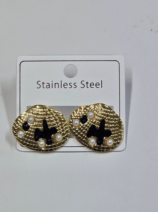 Aretes en concha dorado