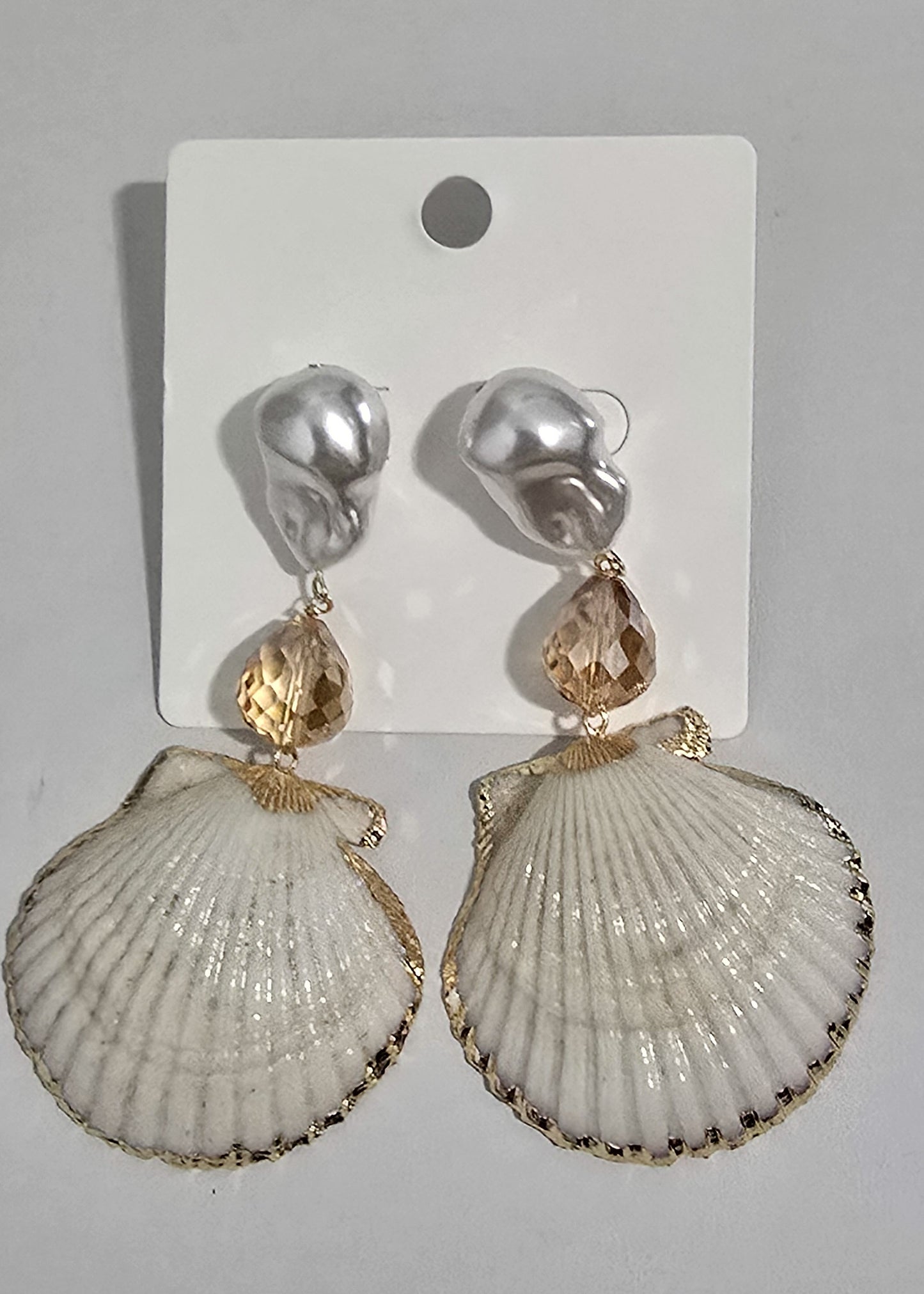 Arete de Concha Real y Perla