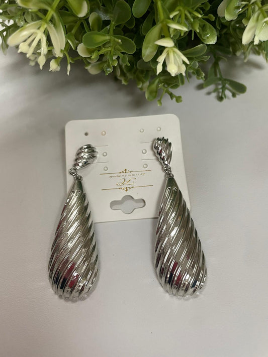 Aretes en formade gota largos