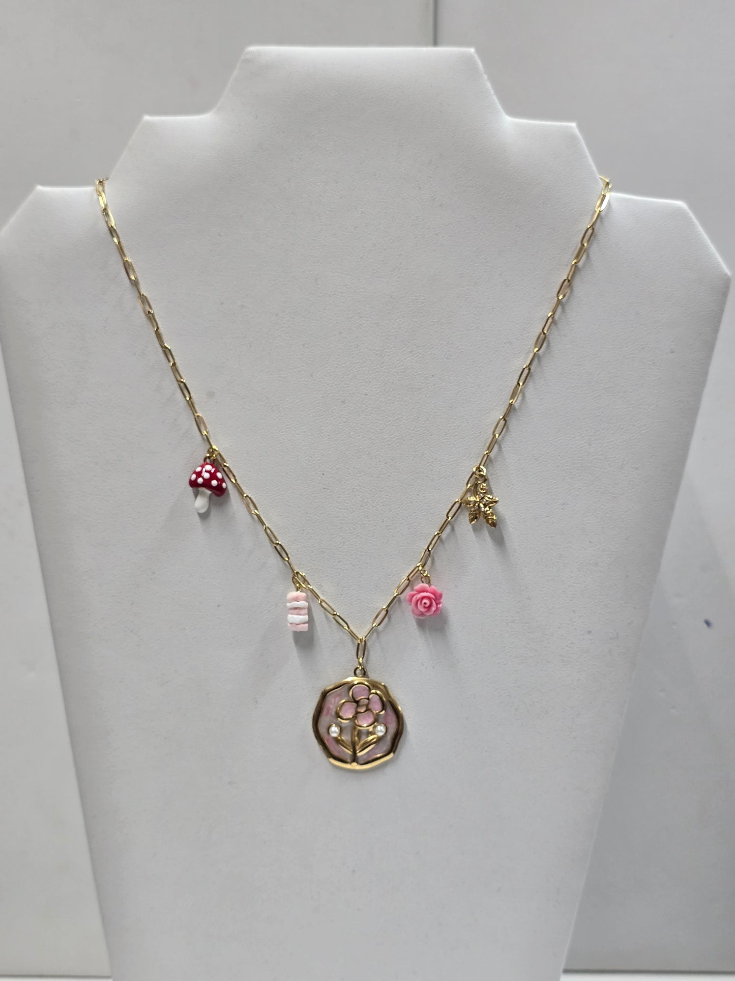 Collar con chams