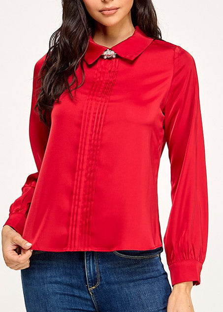 BROOCH WITH CENTER PLEATED DETAIL LONG SLEEVE BLOUSE | COLOR ROJA