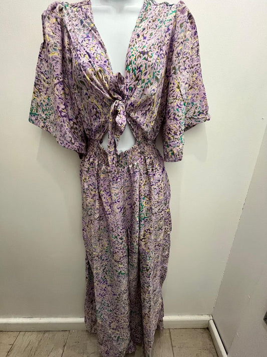 Traje largo abierto en la barriga